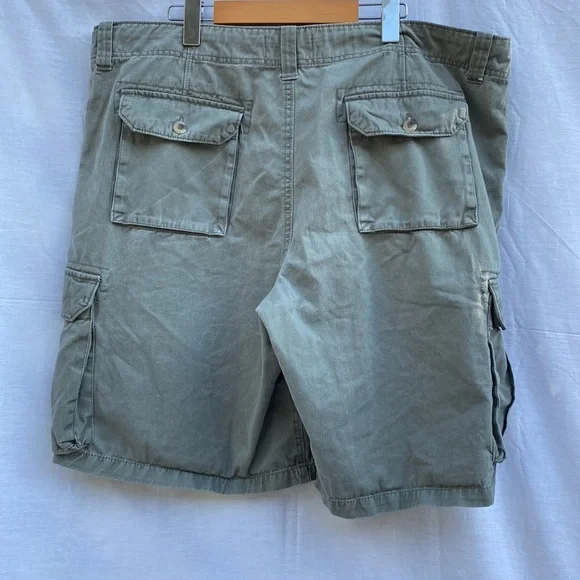 Basic Red Cargo Shorts - Picture 6 of 7